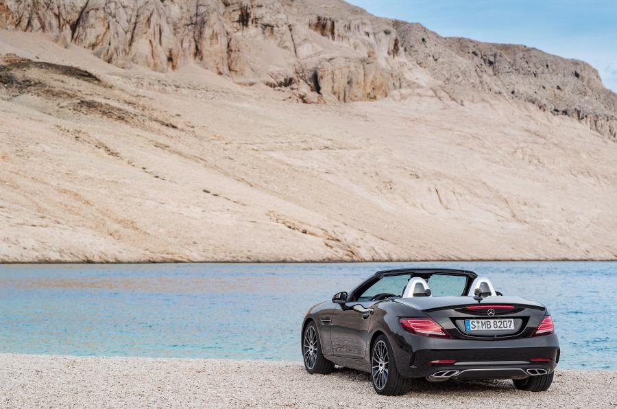  Mercedes-AMG SLC43 2016 года  (фото 19 из 40)